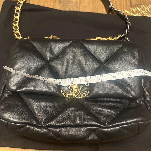 Chanel 19 handbag - Picture 7 of 15